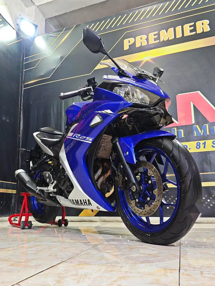 Yamaha R25 buru silver 250cc mewah murah mulus. Anugerah motor rungkut