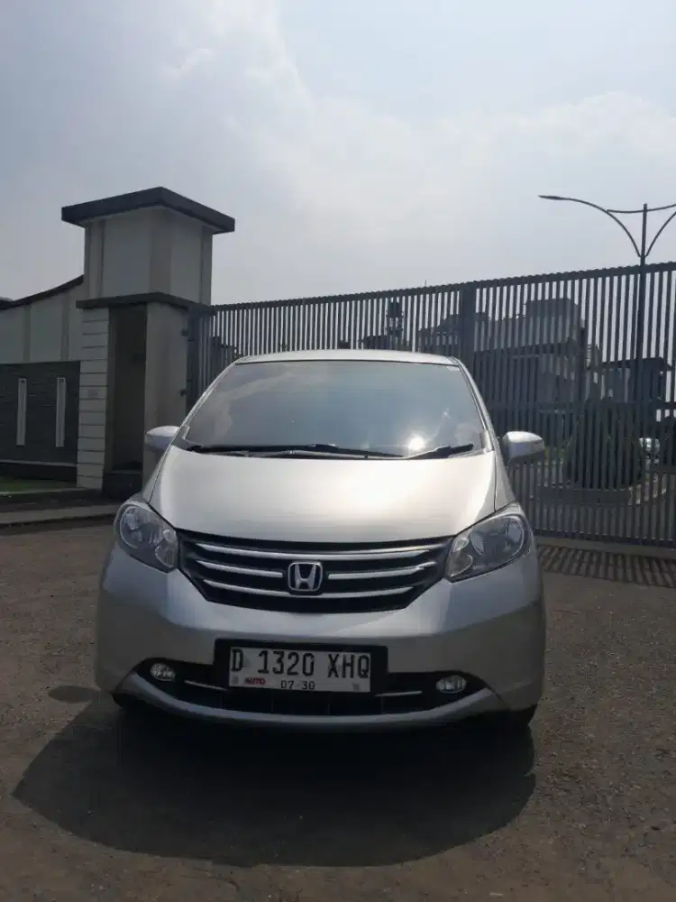 Honda Freed PSD Matic 2012