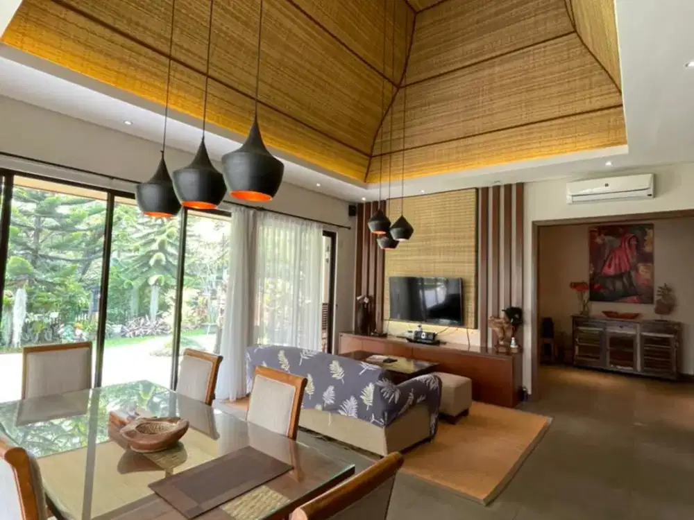 Dijual villa modern bergaya Bali hanya 1jam dari Jakarta. Udara sejuk, view gunung, walking track, BBQ area, dan akses Club House.
