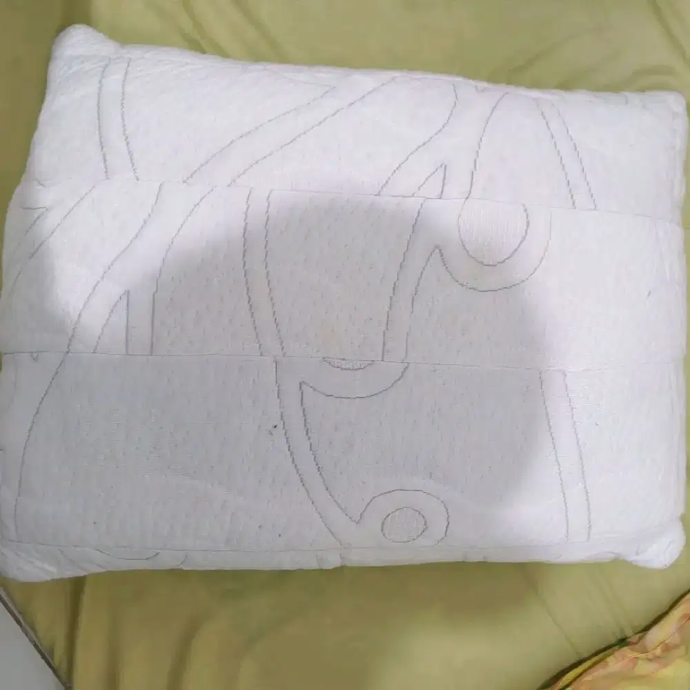 Bantal memory foam  super premium hotel bekas preloved