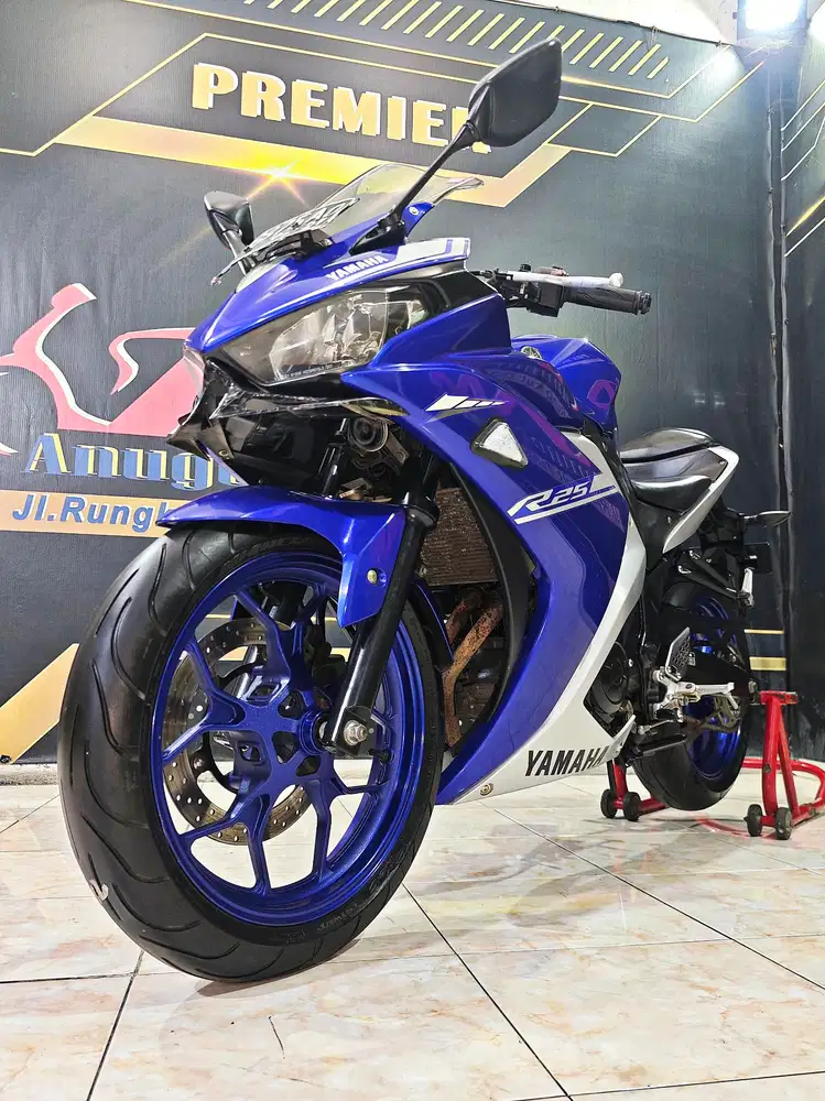 Yamaha R25 buru silver 250cc mewah murah mulus. Anugerah motor rungkut