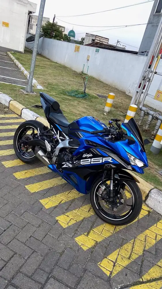 Zx25R ABS QS SE tertinggi modifkasi 50jt++ tangan pertama plat baru L
