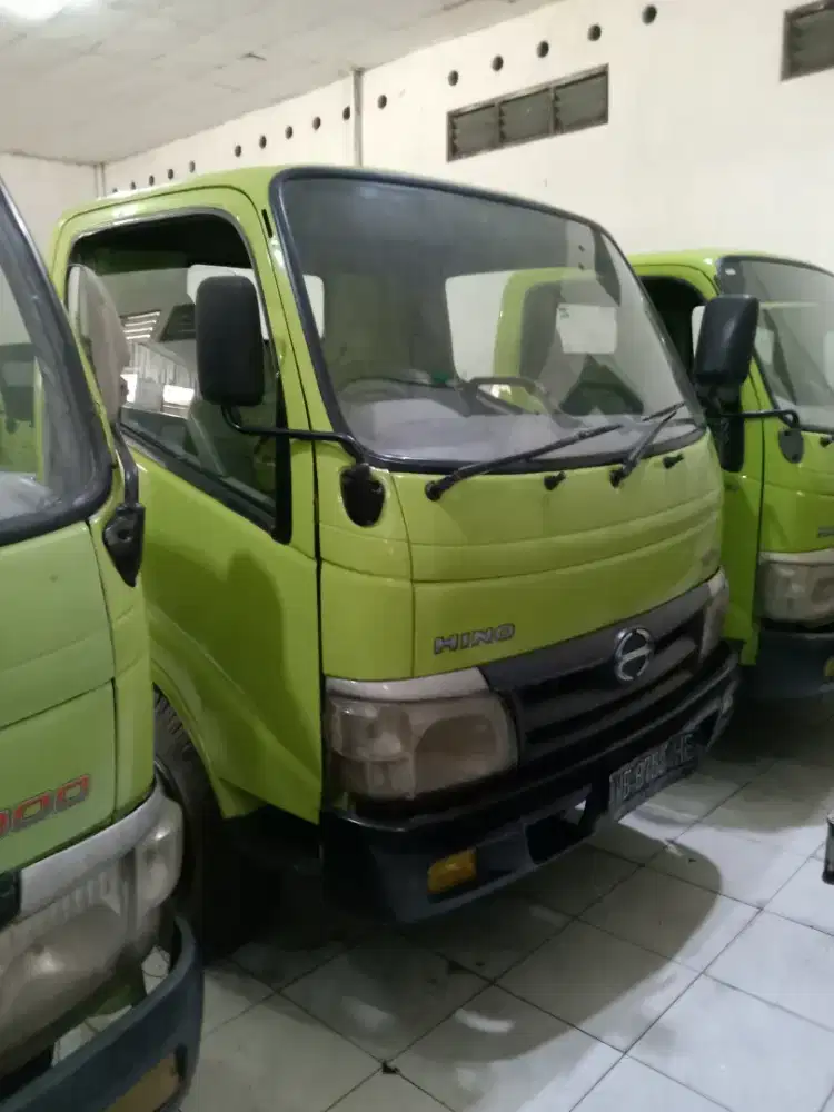 Hino Dutro 130HD Tahun 2012 Euro 2 Diesel
