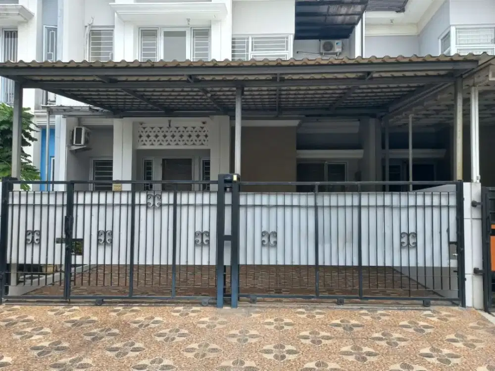 WTS  Dijual Rumah Rapi 2 Lantai di Jalan Boulevard Viola Banjar Wijaya