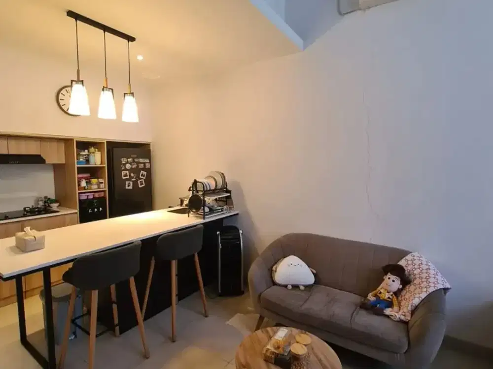 Rumah bagus Jagakarsa 5x12m 3 lantai, jalan lebar
