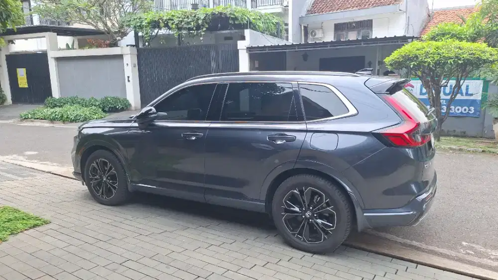 Crv hybrid like new