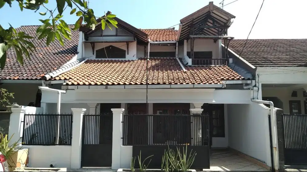 Rumah 2 Lantai Strategis di Cirebon | 4 KT | SHM | Dekat Jalan Utama