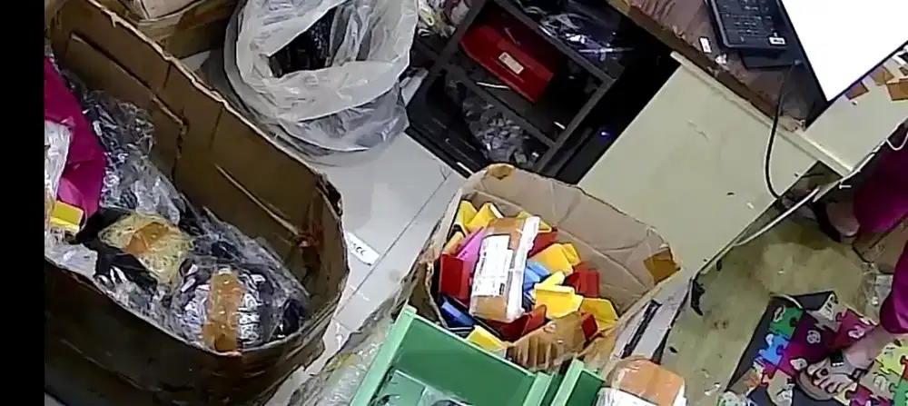 Di cari pekerja packing online shop untuk wanita