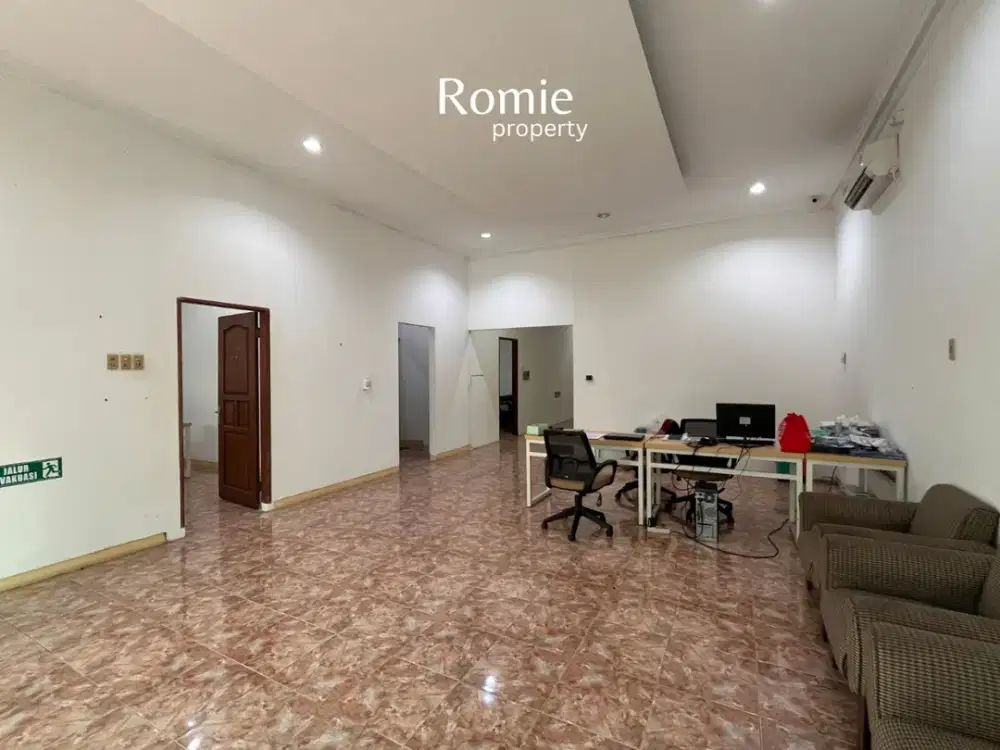 SEWA RUMAH CANTIK COCOK UNTUK KANTOR, DAYCARE, BIMBEL BUKIT DURI TEBET JAKARTA SELATAN