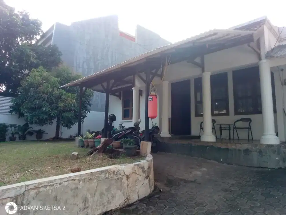 Dijual rumah dalam komplek yang tenang dan rapi