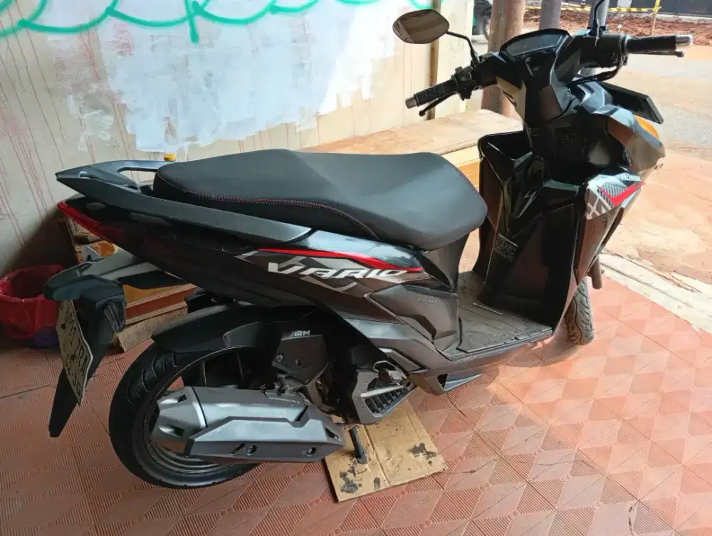Honda Vario 125 CC warna hitam Tahun 2020 CBS-PGMI