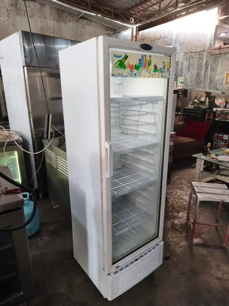 BIKIN LARIS ,Showcase 1 pintu 

Merk  FRIGIGATE
Model SC-A-250G