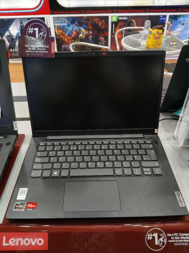 LENOVO V14 G4 RYZEN 3