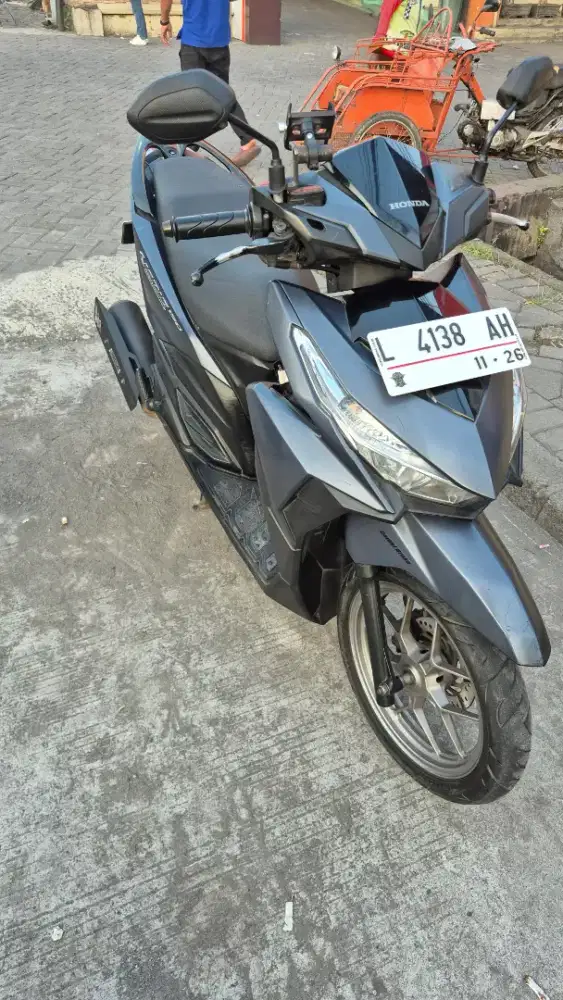 Vario 150 warna biru