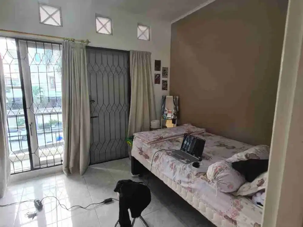 DIJUAL RUMAH SEMI FURNISHED DI TAMAN SURYA 5