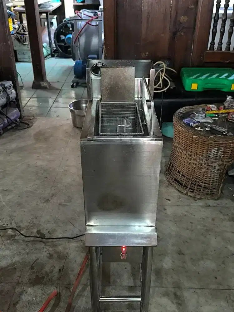 FAVORIT Deep Fryer Gas custom 
Kapasitas 5-6liter