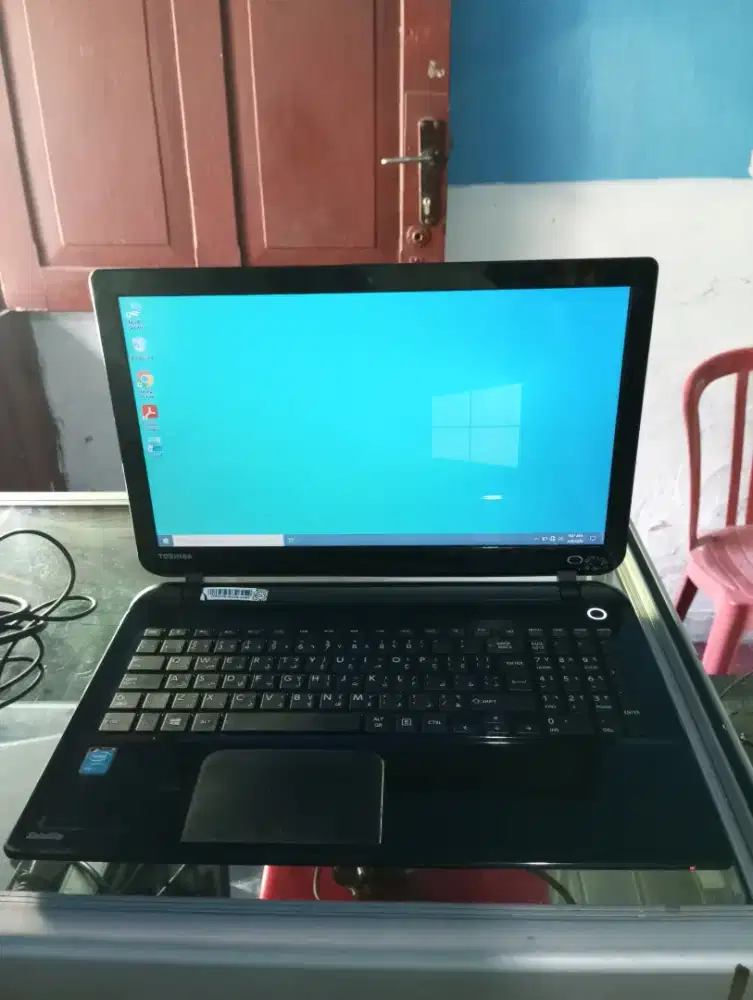 Laptop toshiba core i3 like new