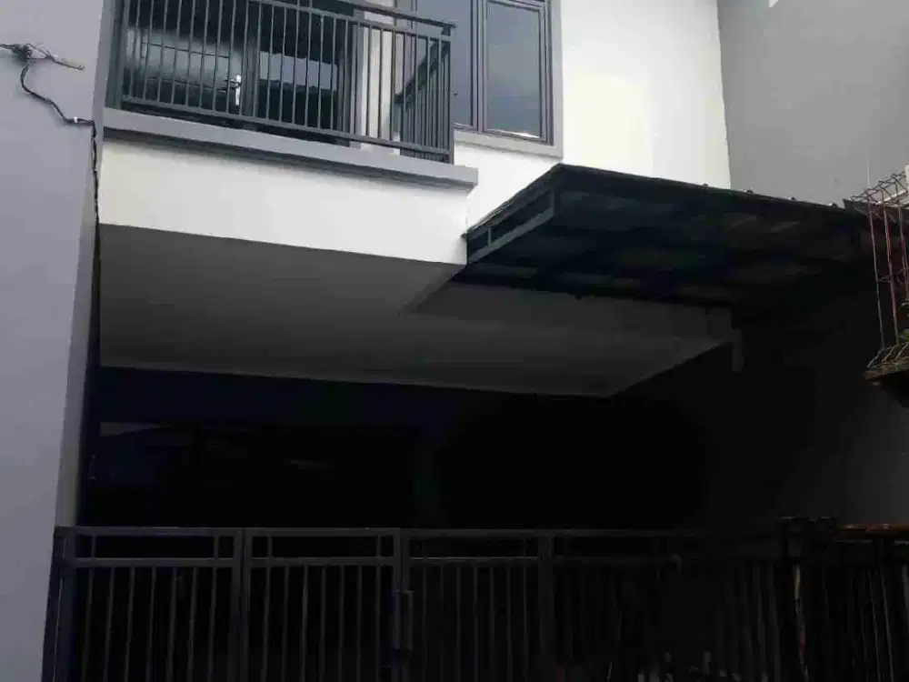 DISEWAKAN SEGERA..! RUMAH CAKEP DALAM KOMPLEK PONDOK BAMBU - JAKARTA TIMUR