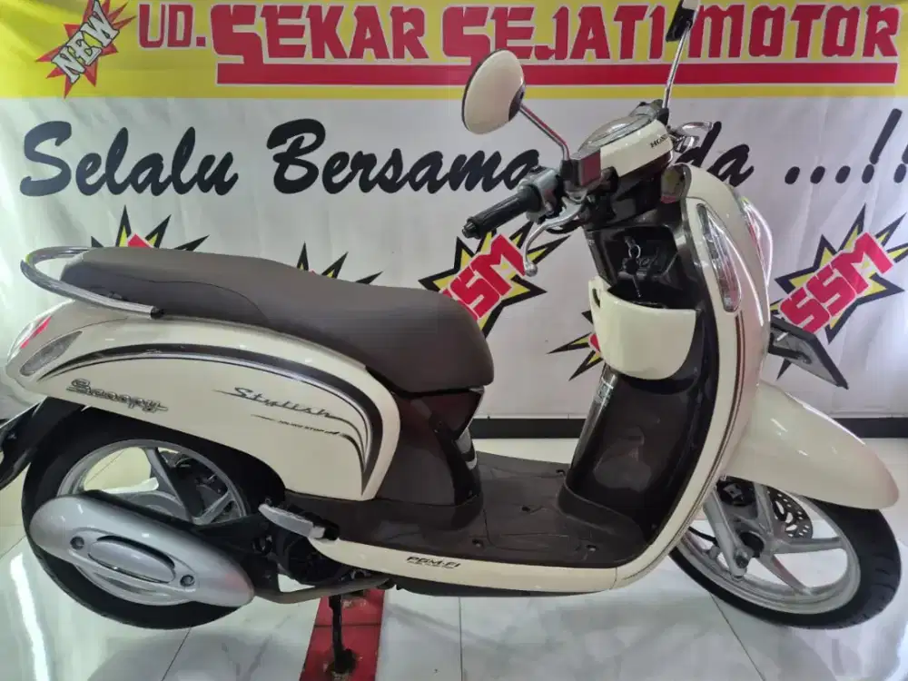 Scoopy stylish iss cbs 2017 plat L istimewaaa