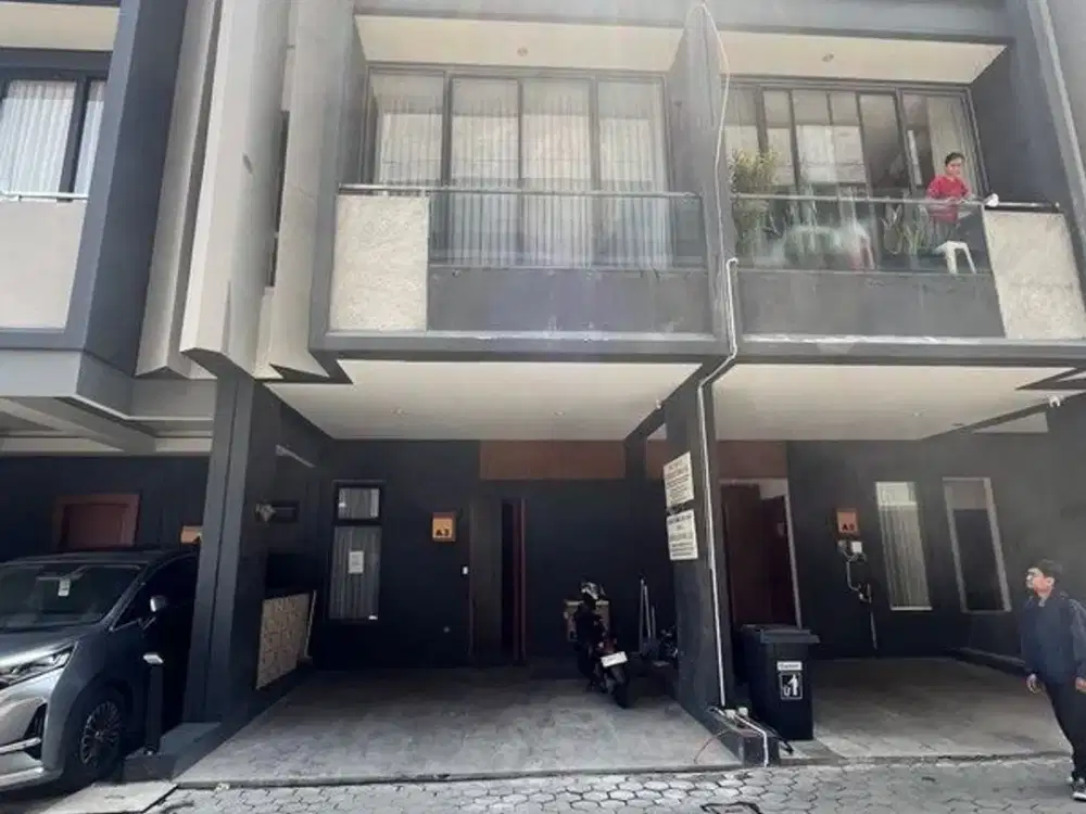 Dijual Rumah siap huni di Permata Hijau Mansion