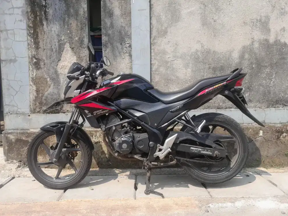 Honda CB150R tahun 2015
