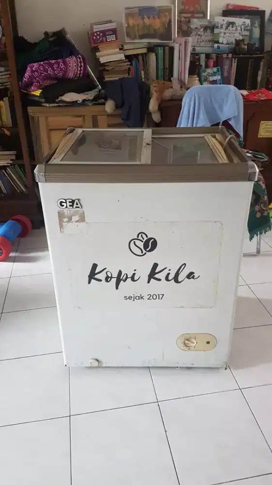 Freezer Box GEA SD-100 Display Kaca roda kondisi minus tidak dingin