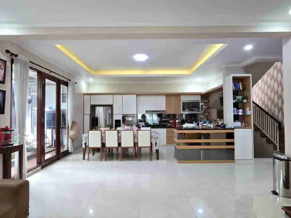 DI JUAL RUMAH MEWAH SIAP HUNI ASRI FURNISH DI KEBAYORAN RESIDENCE, BINTARO JAYA, TANGERANG SELATAN
