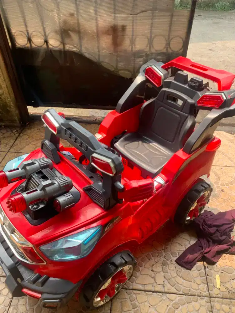 Mobil aki dan sepeda roda 3