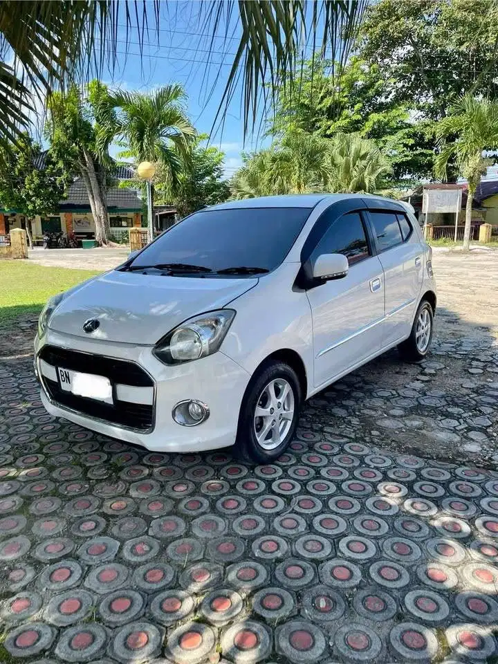DAIHATSU AYLA 1.0 X MT ELEGANT