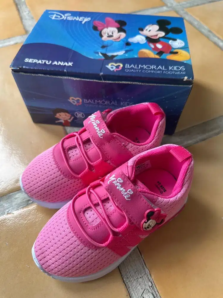 Sepatu anak perempuan Disney
