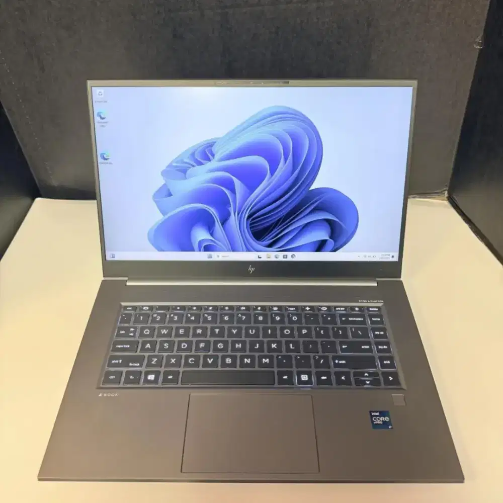 Laptop HP ZBook Studio G8 | i7 | RTX A2000 | 32GB