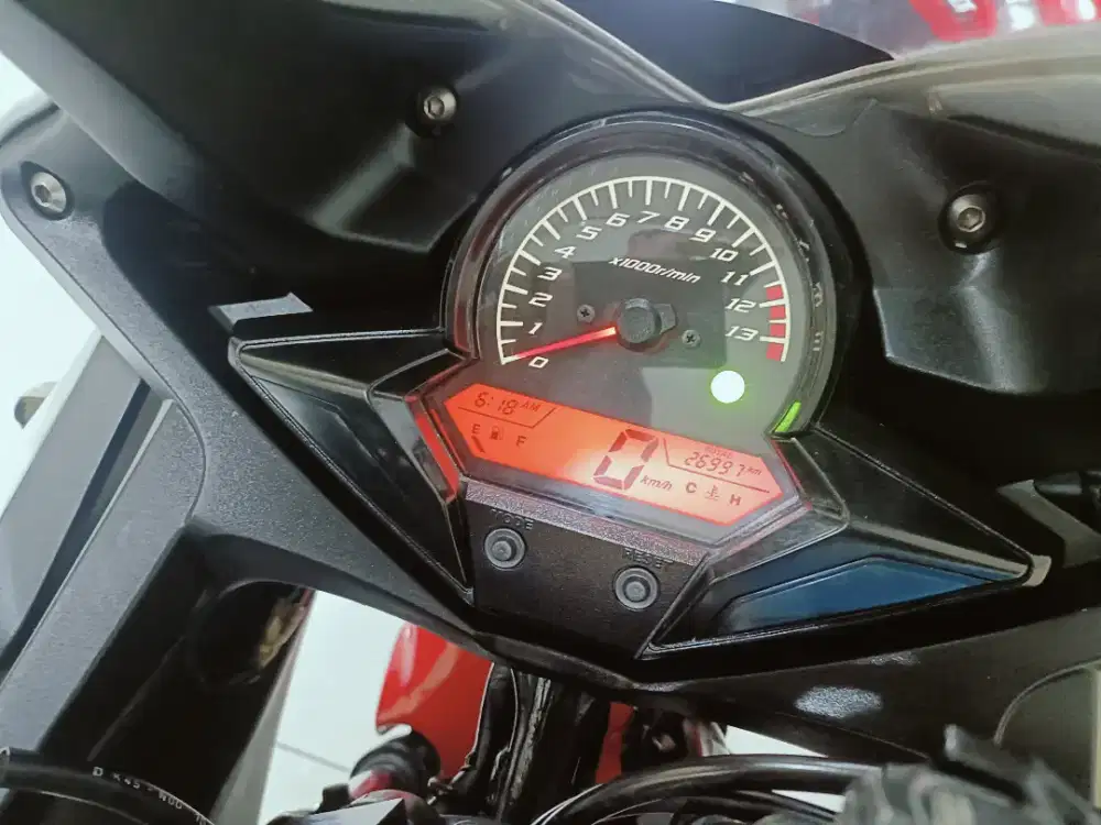 CBR 150R TAHUN 2015 BISA NEGO TAPI TIDAK BISA KREDIT TAHUN TUA