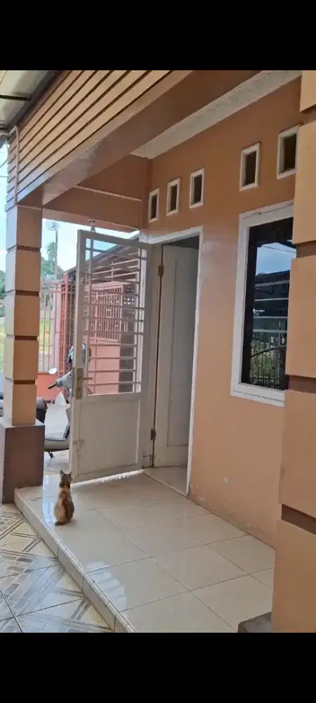 Di sewakan rumah strategis - Depan Bali kado Karya Jaya