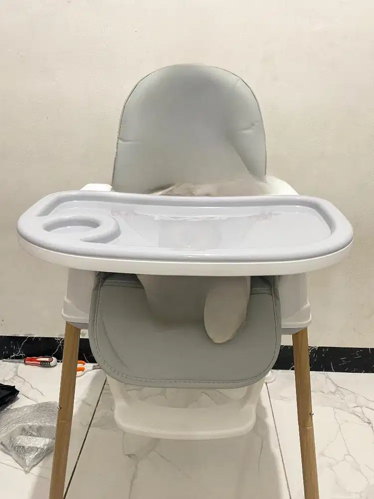 Sugar baby chair (baby booster & high chair)