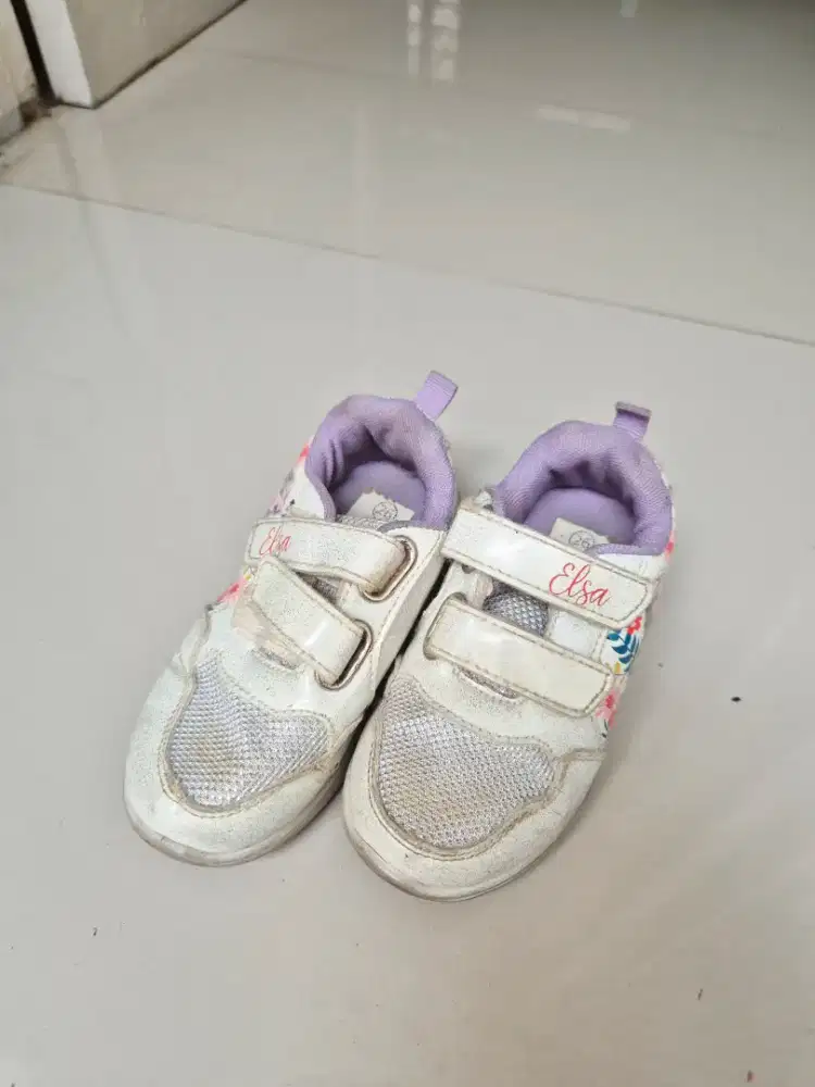 Adidas disney ori uk. 26
