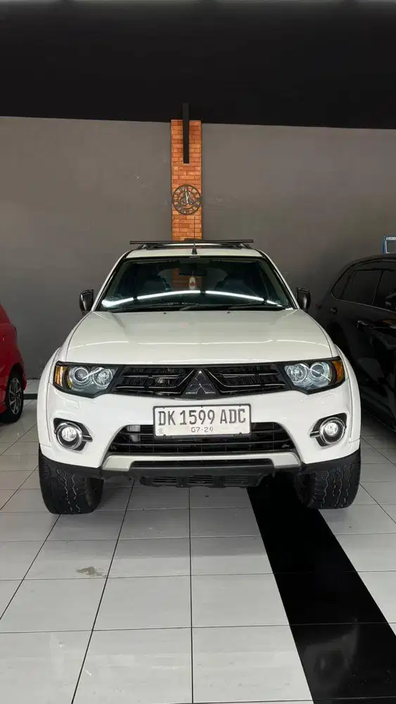 PAJERO SPORT DAKAR VGT 2015 PUTIH AT PLAT BALI
