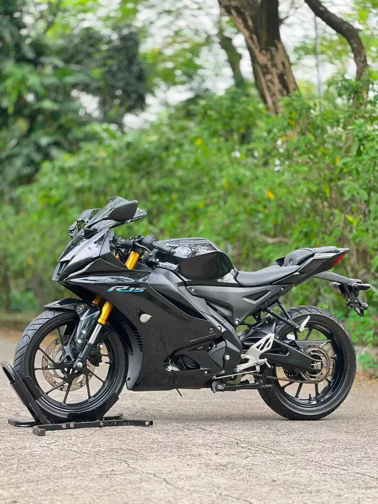 YAMAHA R15 V4 BLACK 2023 KM RENDAH PAJAK PANJANG SIAP GAS JAUH