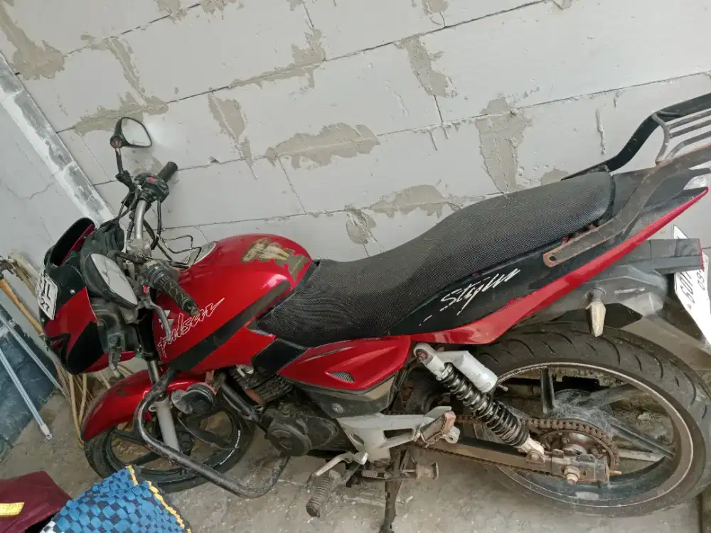 Bajaj Pulsar 180 UG3