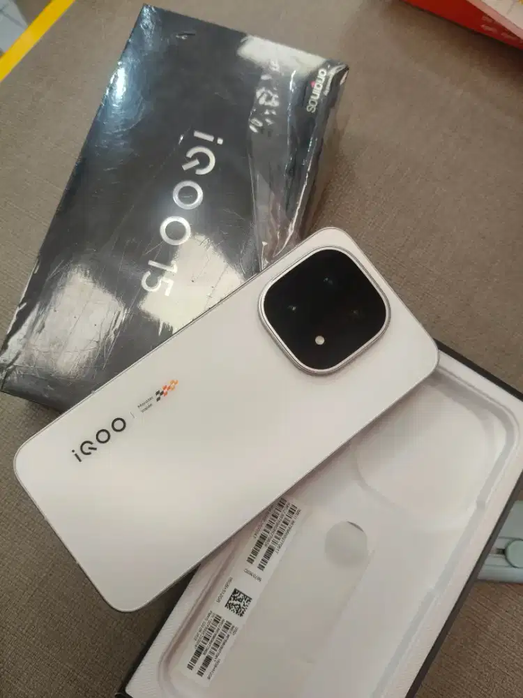 Handphone IQoo 15 dan 15R