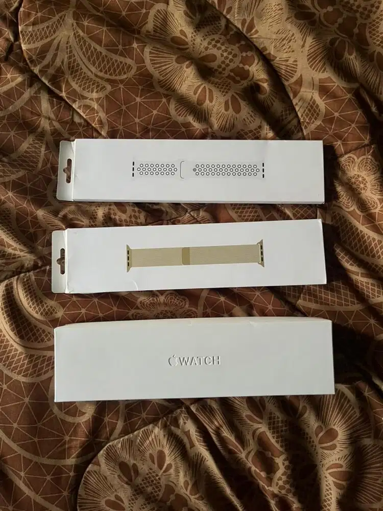 Apple watch series 8 41mm - starlight & 2 strap