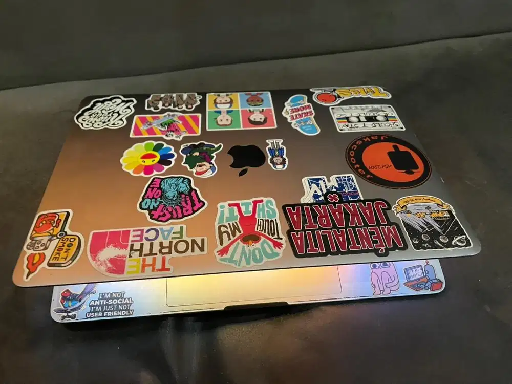 Macbook Pro 2017 Retina 13 inch A1708 Intel Core i5 minus flexgate