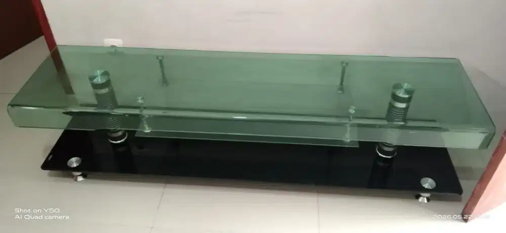 Meja Kaca Panjang