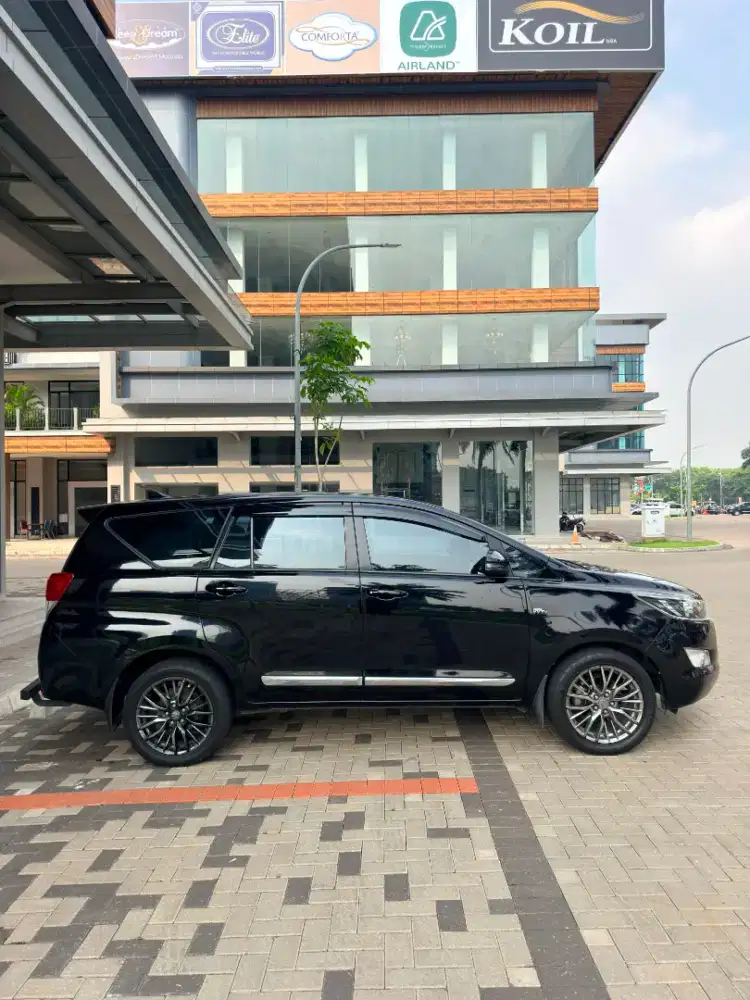 Dijual mobil kijang Inova reborn