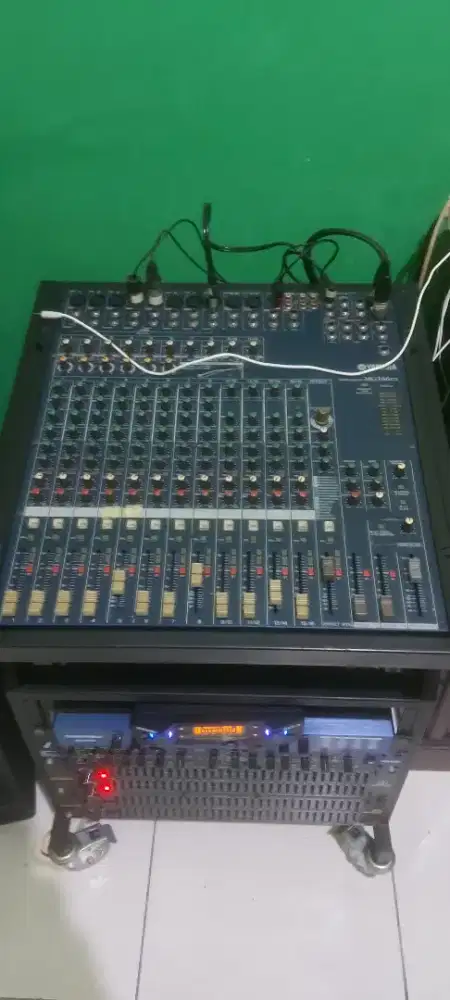 1 set sound karaoke / panggung