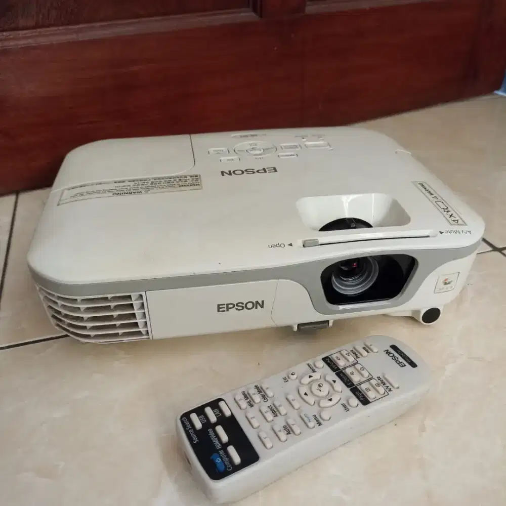 Proyektor Seken Normal
