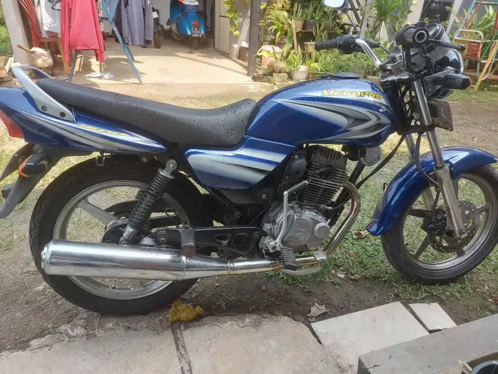 Mega pro 2005 biru
