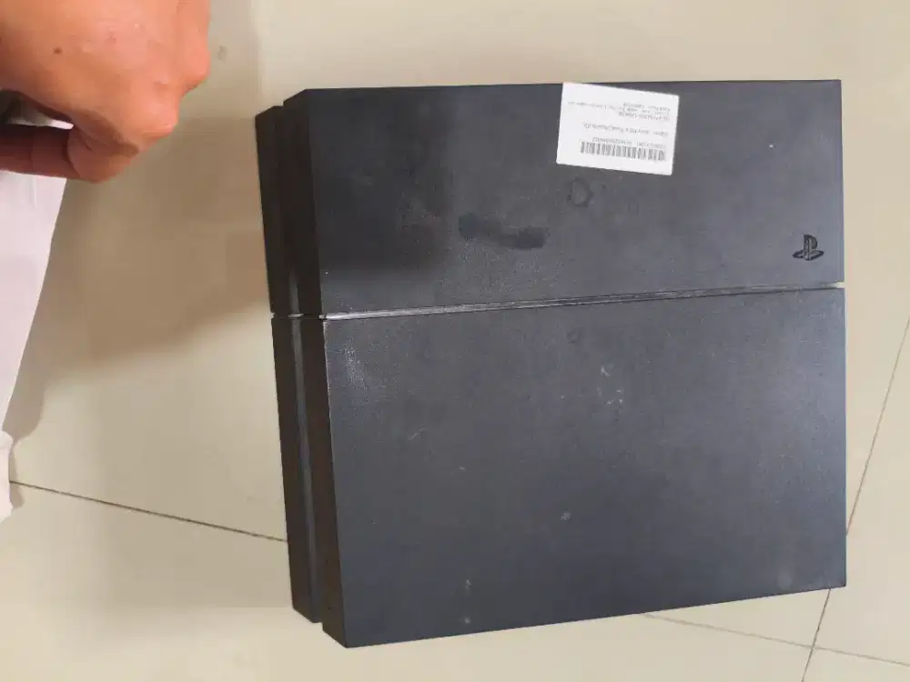 ps4 fat  1 tb masih mulus