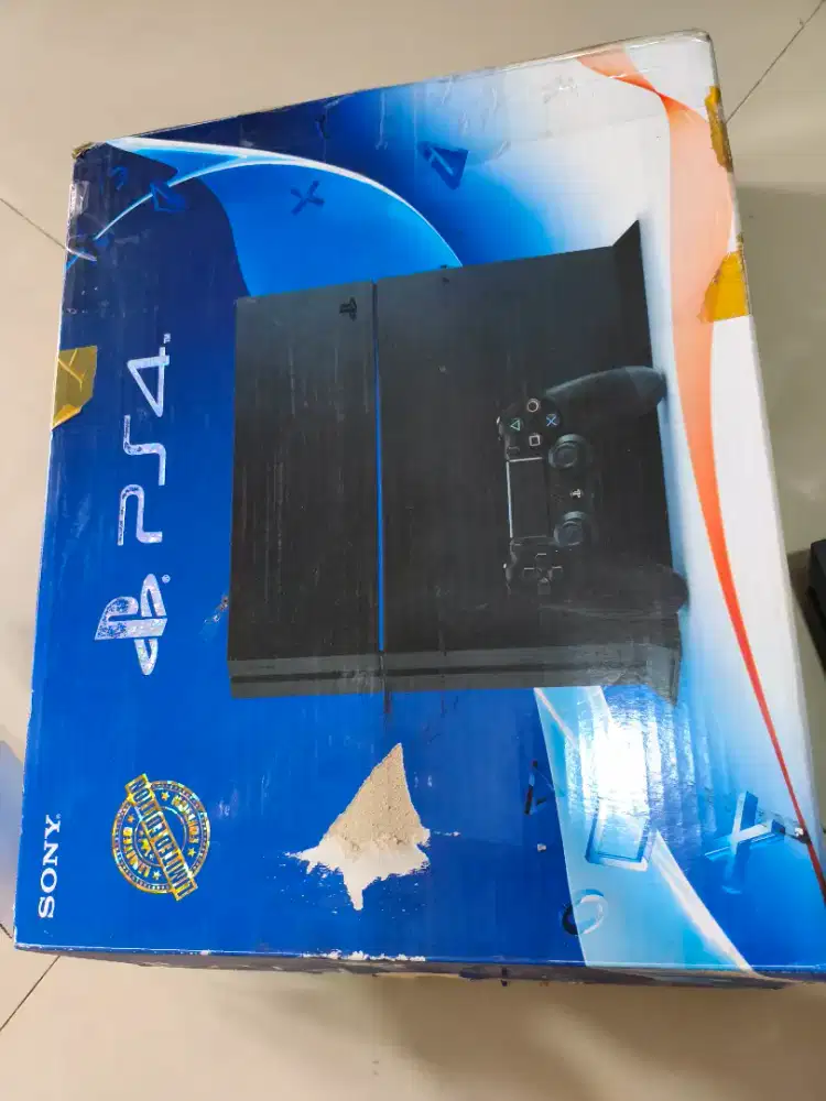 Ps 4 fat  1TB masih mulus