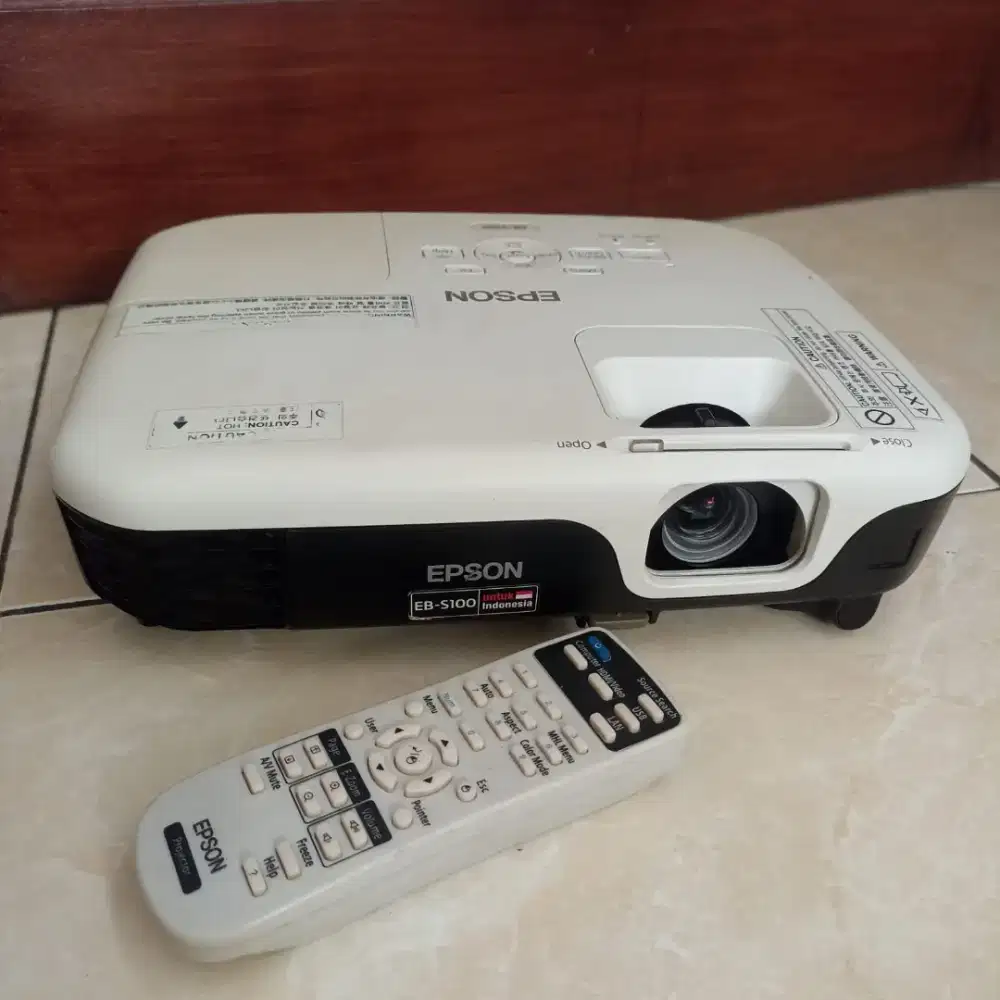 Proyektor Epson S100