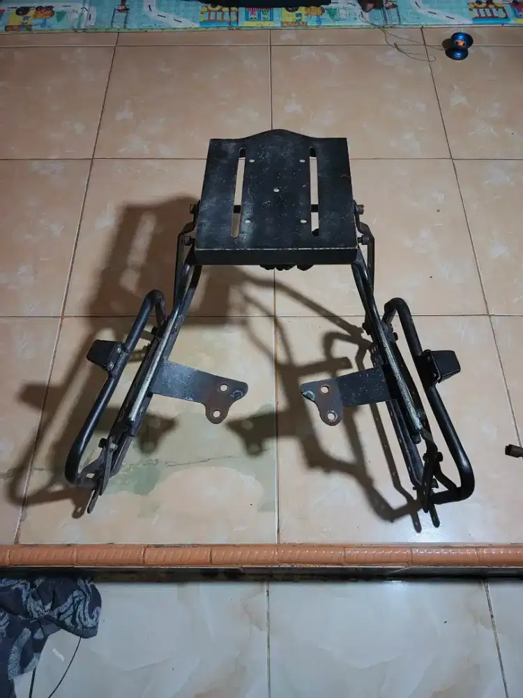 Breket top box dan side box pnp honda supra GTR